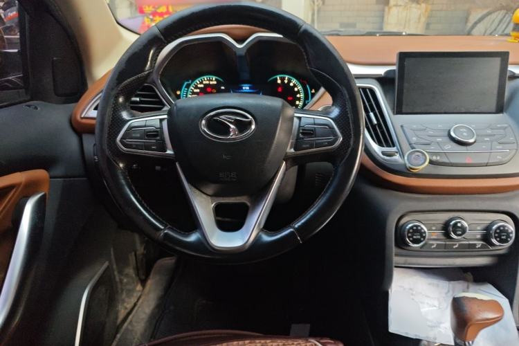 Used Soueast DX7 2015 1.5T Automatic Luxury Model Steering Wheel