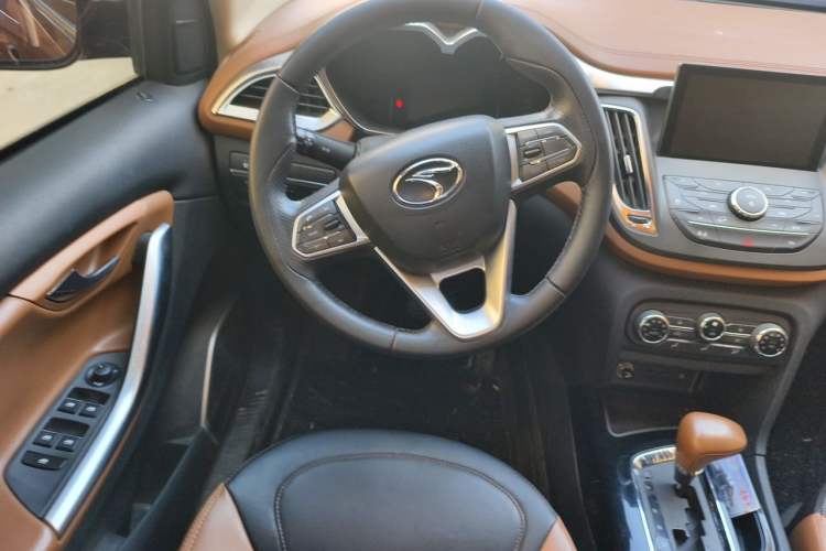 Used Soueast DX7 2015 1.5T Automatic Luxury Model Steering Wheel