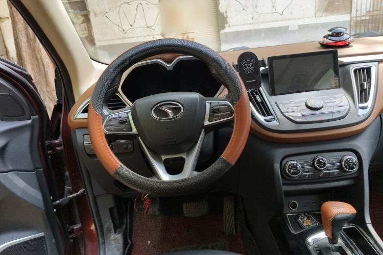 Used Soueast DX7 2015 1.5T Automatic Luxury Model Steering Wheel
