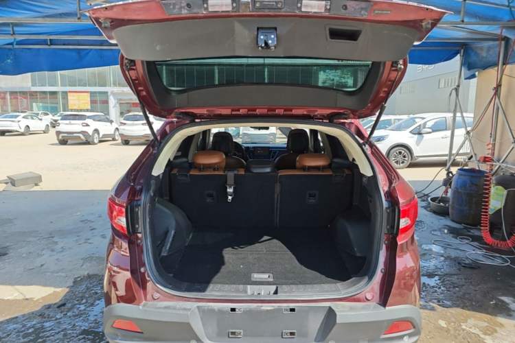 Used Soueast DX7 2015 1.5T Manual Luxury Model Trunk