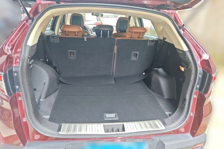 Used Soueast DX7 2015 1.5T Automatic Elite Model Trunk