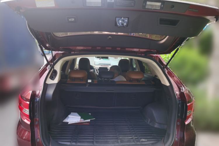 Used Soueast DX7 2015 1.5T Automatic Prestige Model Trunk