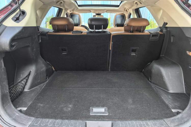 Used Soueast DX7 2015 1.5T Manual Luxury Model Trunk