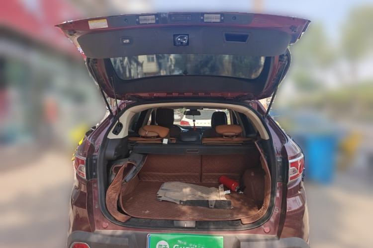 Used Soueast DX7 2015 1.5T Automatic Prestige Model Trunk
