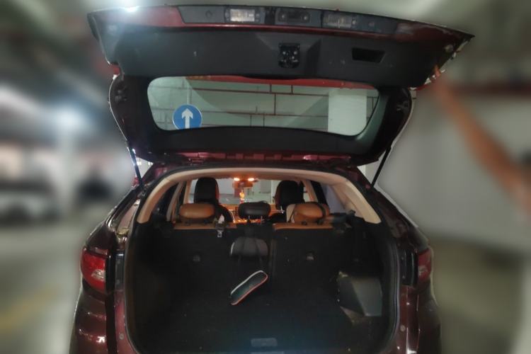 Used Soueast DX7 2015 1.5T Manual Luxury Model Trunk