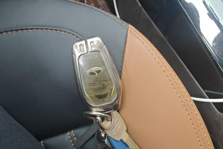 Used Soueast DX7 2015 1.5T Automatic Luxury Model Vehicle Key