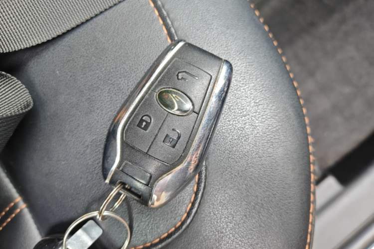 Used Soueast DX7 2015 1.5T Automatic Elite Model Vehicle Key