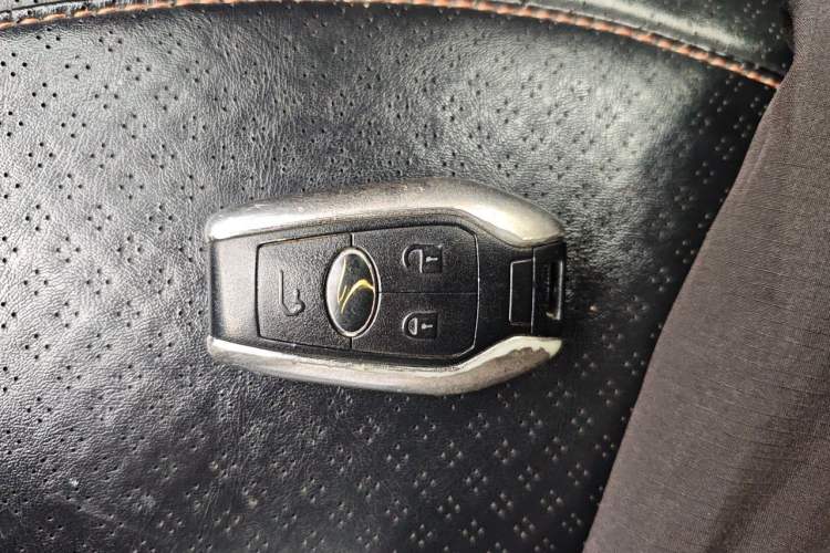 Used Soueast DX7 2015 1.5T Automatic Luxury Model Vehicle Key