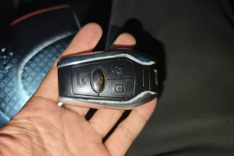 Used Soueast DX7 2015 1.5T Automatic Luxury Model Vehicle Key