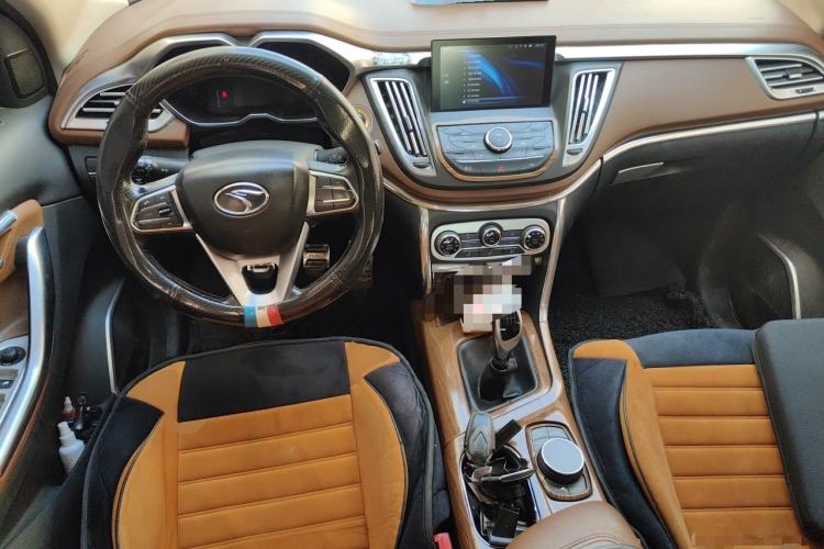 Used Soueast DX7 2015 1.5T Manual Luxury Model Center Console
