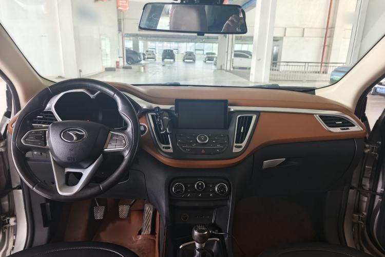 Used Soueast DX7 2015 1.5T Manual Luxury Model Center Console