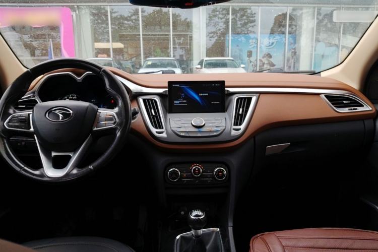 Used Soueast DX7 2015 1.5T Manual Luxury Model Center Console