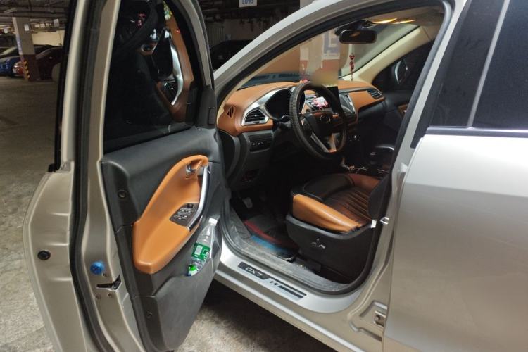 Used Soueast DX7 2015 1.5T Manual Luxury Model Driver Seat