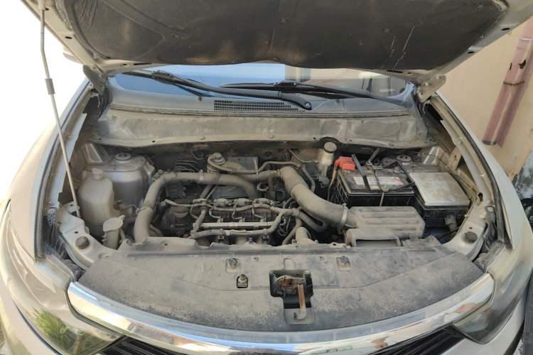 Used Soueast DX7 2015 1.5T Manual Luxury Model Engine Bay