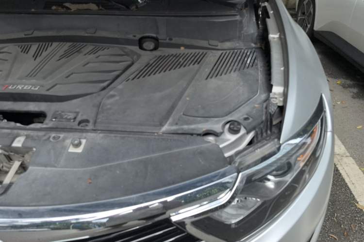 Used Soueast DX7 2015 1.5T Manual Luxury Model Engine Bay Left