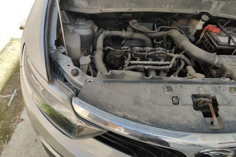 Used Soueast DX7 2015 1.5T Manual Luxury Model Engine Bay Right