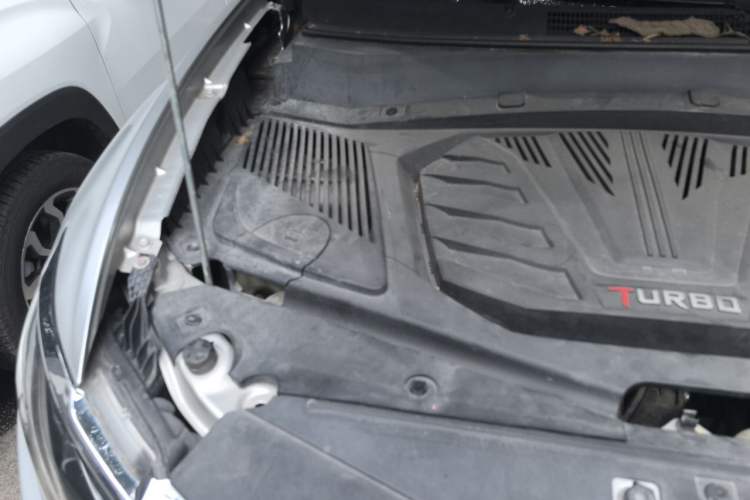 Used Soueast DX7 2015 1.5T Manual Luxury Model Engine Bay Right