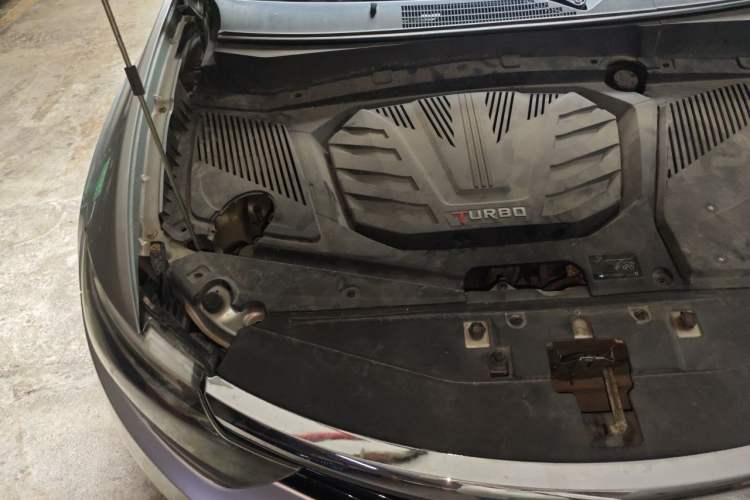 Used Soueast DX7 2015 1.5T Manual Luxury Model Engine Bay Right