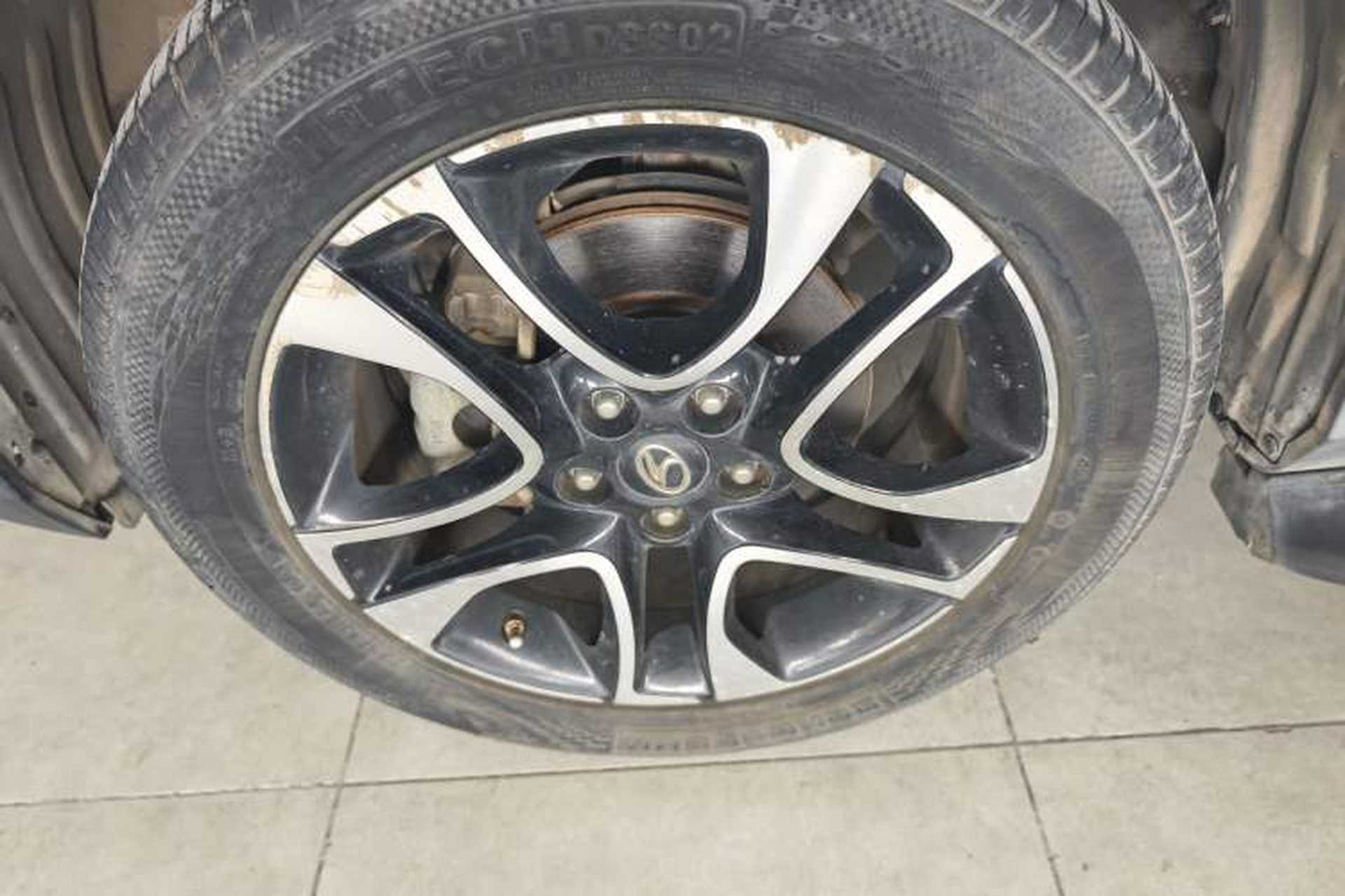 Used Soueast DX7 2015 1.5T Manual Luxury Model Exterior 1