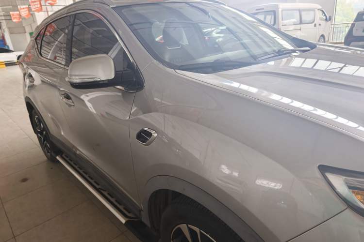 Used Soueast DX7 2015 1.5T Manual Luxury Model Exterior 6