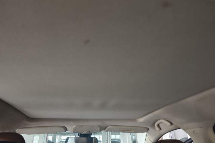Used Soueast DX7 2015 1.5T Manual Luxury Model Headliner