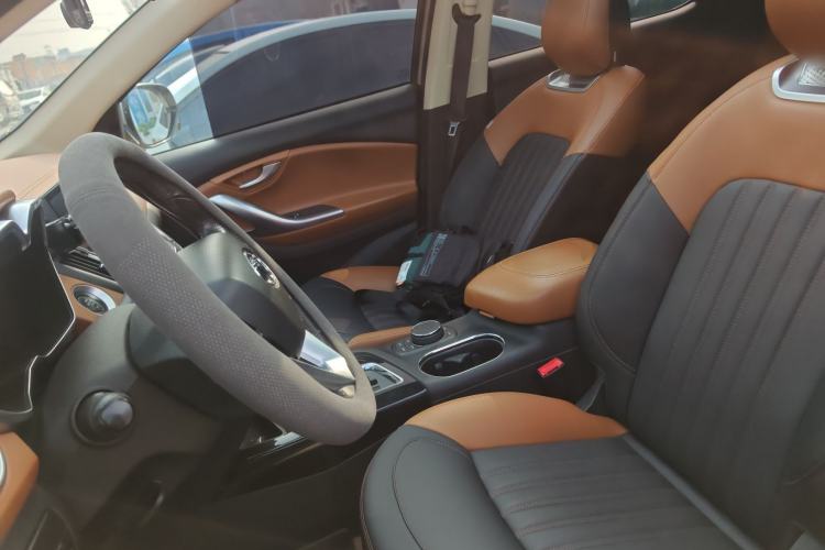 Used Soueast DX7 2015 1.5T Automatic Prestige Model Left Front Seat