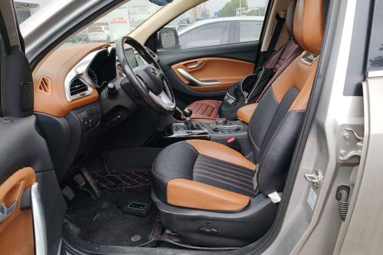 Used Soueast DX7 2015 1.5T Manual Luxury Model Left Front Seat