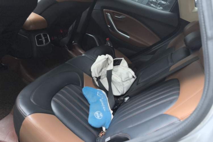 Used Soueast DX7 2015 1.5T Manual Luxury Model Left Rear Seat