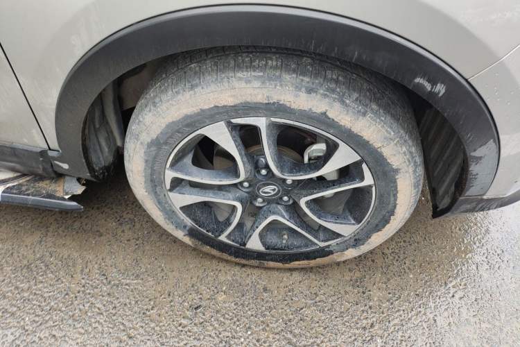 Used Soueast DX7 2015 1.5T Automatic Luxury Model Right Front Wheel Hub