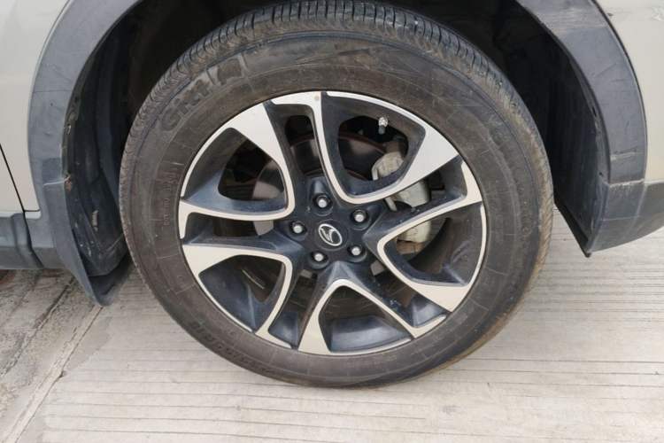 Used Soueast DX7 2015 1.5T Manual Luxury Model Right Front Wheel Hub