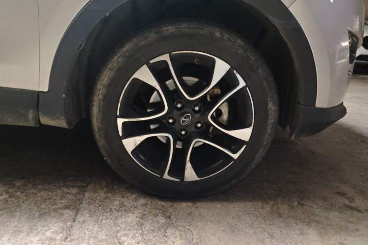 Used Soueast DX7 2015 1.5T Manual Luxury Model Right Front Wheel Hub