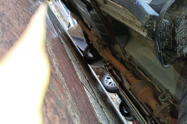 Used Soueast DX7 2015 1.5T Automatic Prestige Model Right Side Sill