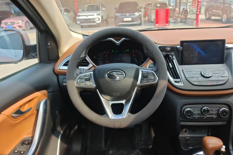 Used Soueast DX7 2015 1.5T Automatic Prestige Model Steering Wheel