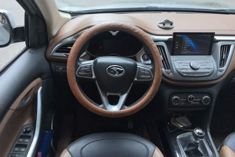 Used Soueast DX7 2015 1.5T Manual Luxury Model Steering Wheel