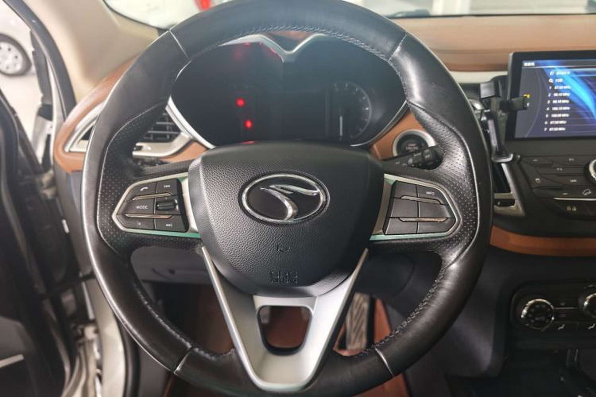 Used Soueast DX7 2015 1.5T Manual Luxury Model Steering Wheel