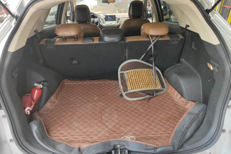 Used Soueast DX7 2015 1.5T Manual Luxury Model Trunk