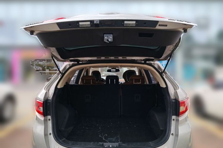 Used Soueast DX7 2015 1.5T Manual Luxury Model Trunk