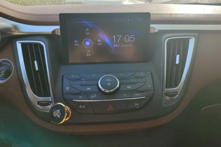 Used Soueast DX7 2015 1.5T Automatic Luxury Model Audio And AC Panel