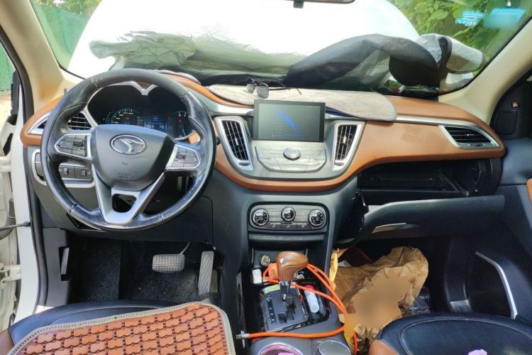 Used Soueast DX7 2015 1.5T Automatic Prestige Model Center Console