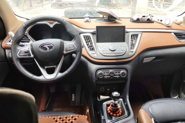 Used Soueast DX7 2015 2.0T Manual Sport Luxury Edition Center Console
