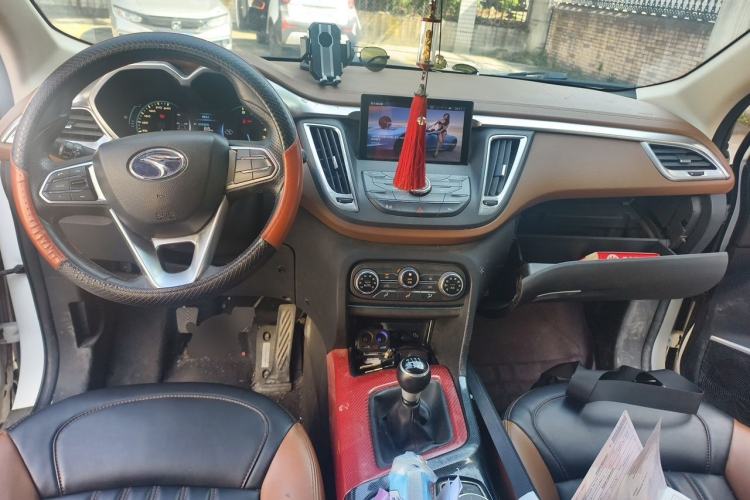 Used Soueast DX7 2015 1.5T Manual Luxury Model Center Console