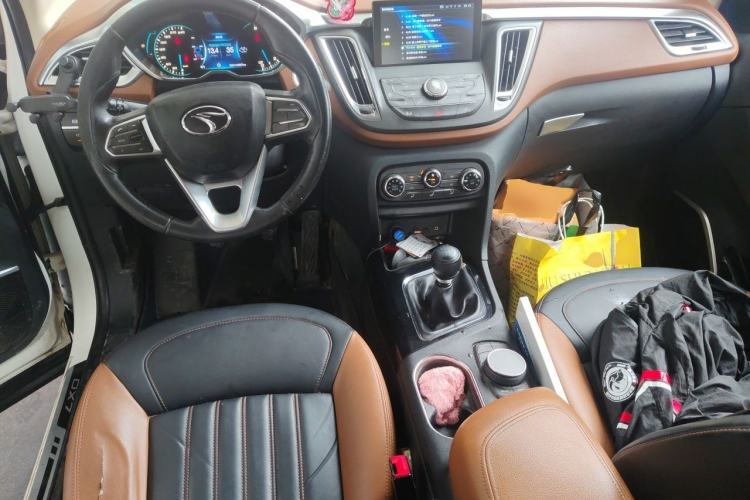 Used Soueast DX7 2015 1.5T Manual Luxury Model Center Console