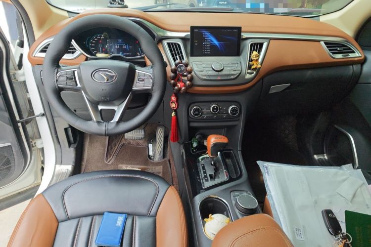Used Soueast DX7 2015 1.5T Automatic Luxury Model Center Console