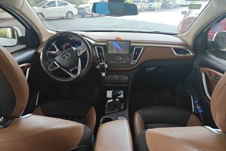 Used Soueast DX7 2015 1.5T Automatic Prestige Model Center Console