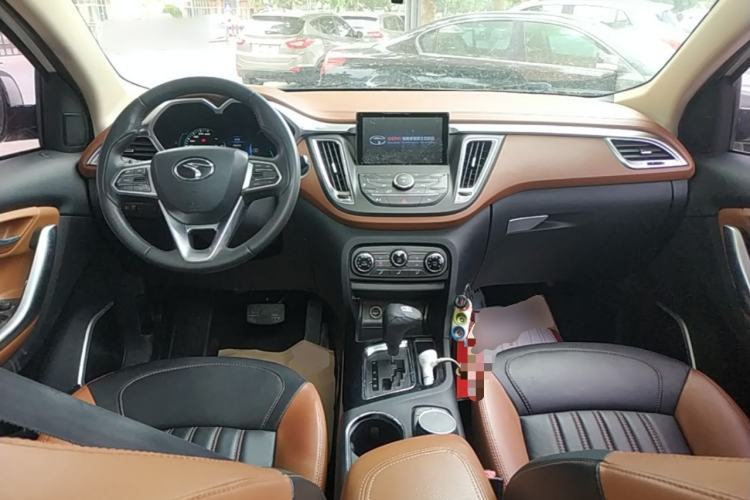 Used Soueast DX7 2015 1.5T Automatic Luxury Model Center Console