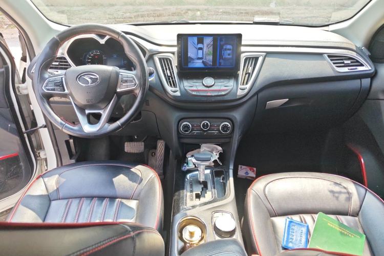 Used Soueast DX7 2015 1.5T Automatic Prestige Model Center Console