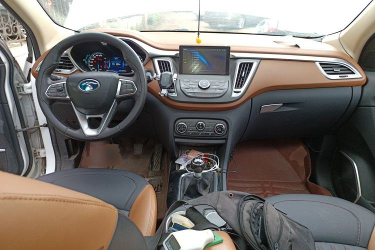 Used Soueast DX7 2015 1.5T Manual Luxury Model Center Console