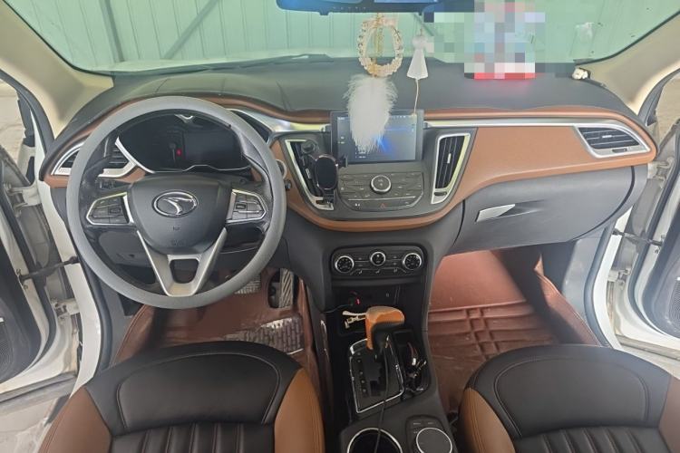 Used Soueast DX7 2015 1.5T Automatic Luxury Model Center Console