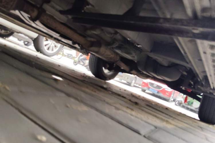 Used Soueast DX7 2015 1.5T Automatic Prestige Model Chassis Front Left