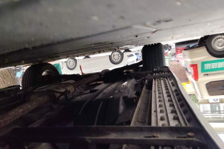 Used Soueast DX7 2015 1.5T Automatic Prestige Model Chassis Front Right